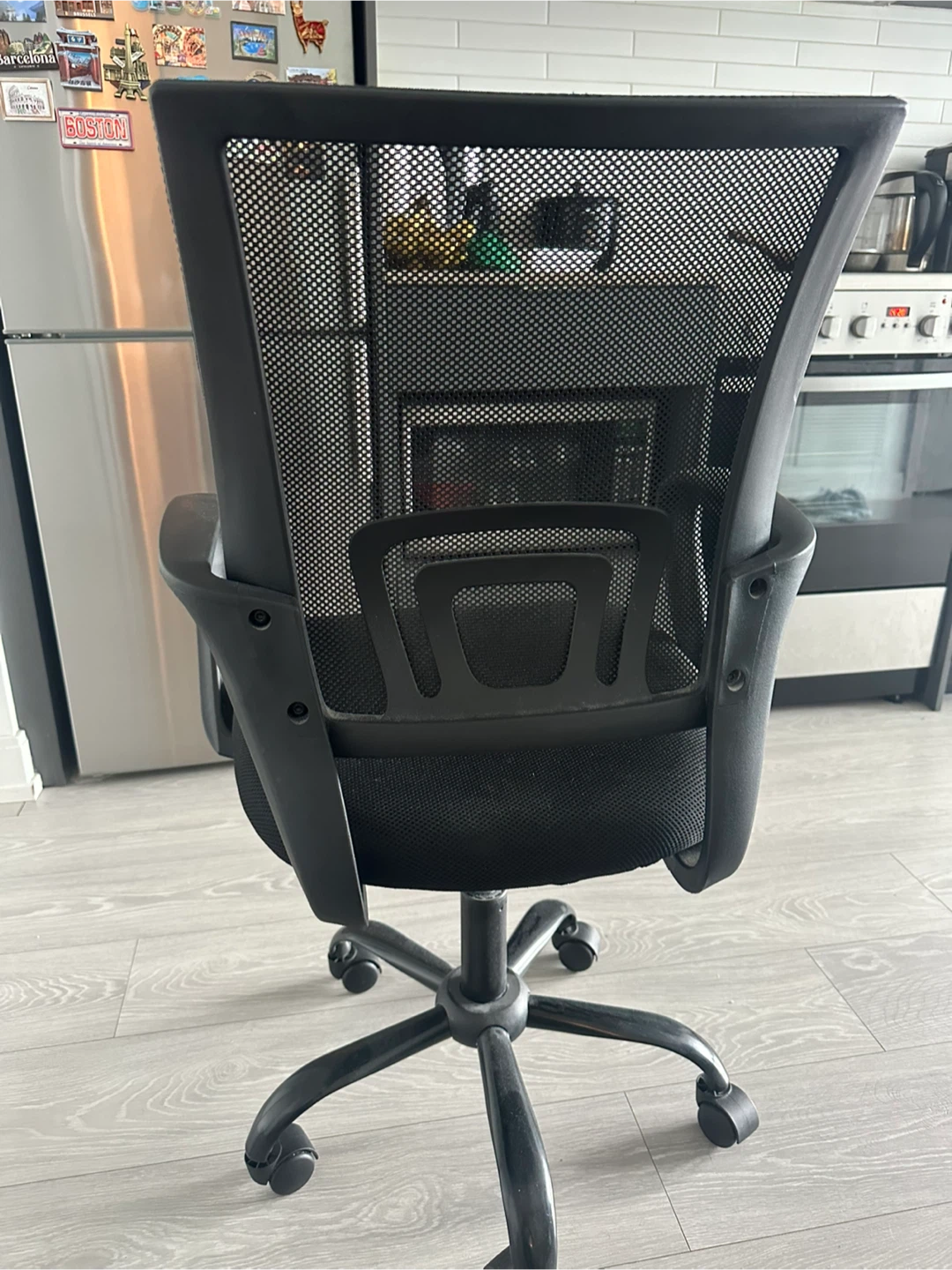 Black Mesh Office Chair - photo 2