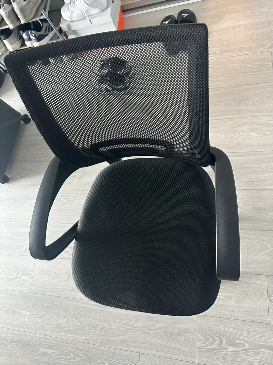 Black Mesh Office Chair - photo 3