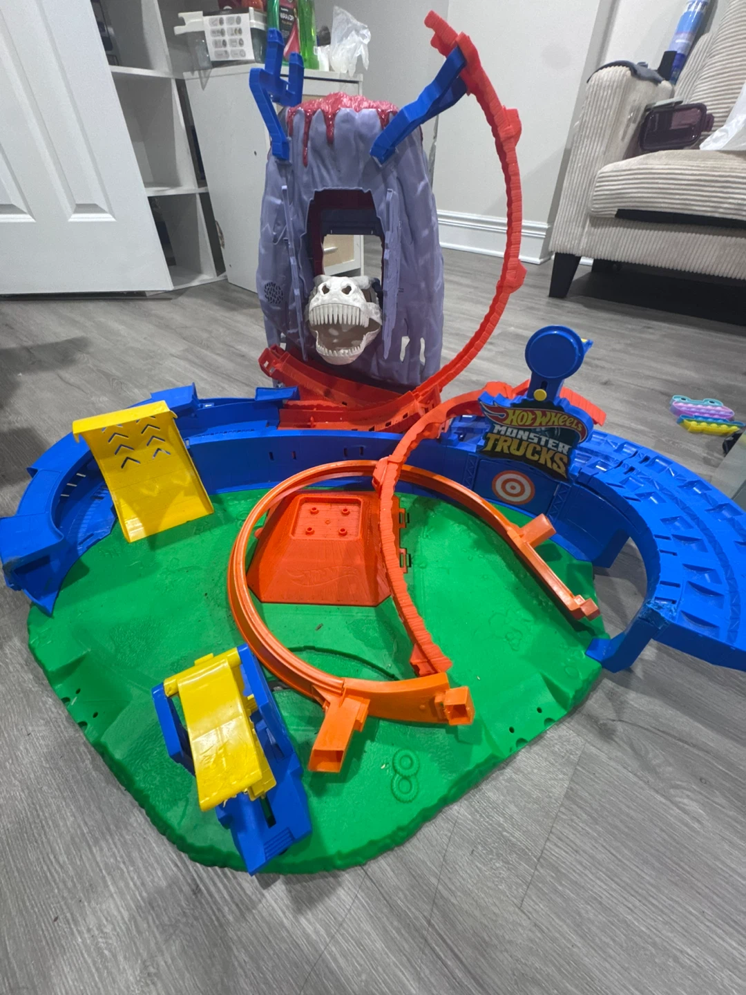 Hot Wheels Monster Trucks Scorpion Sting Play Set