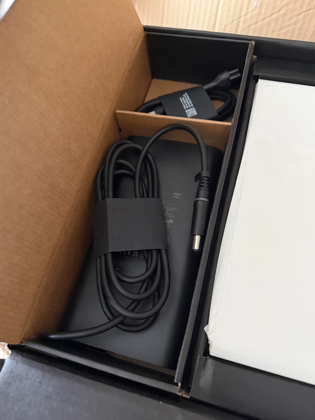Alienware 16X Aurora Gaming Laptop - photo 3