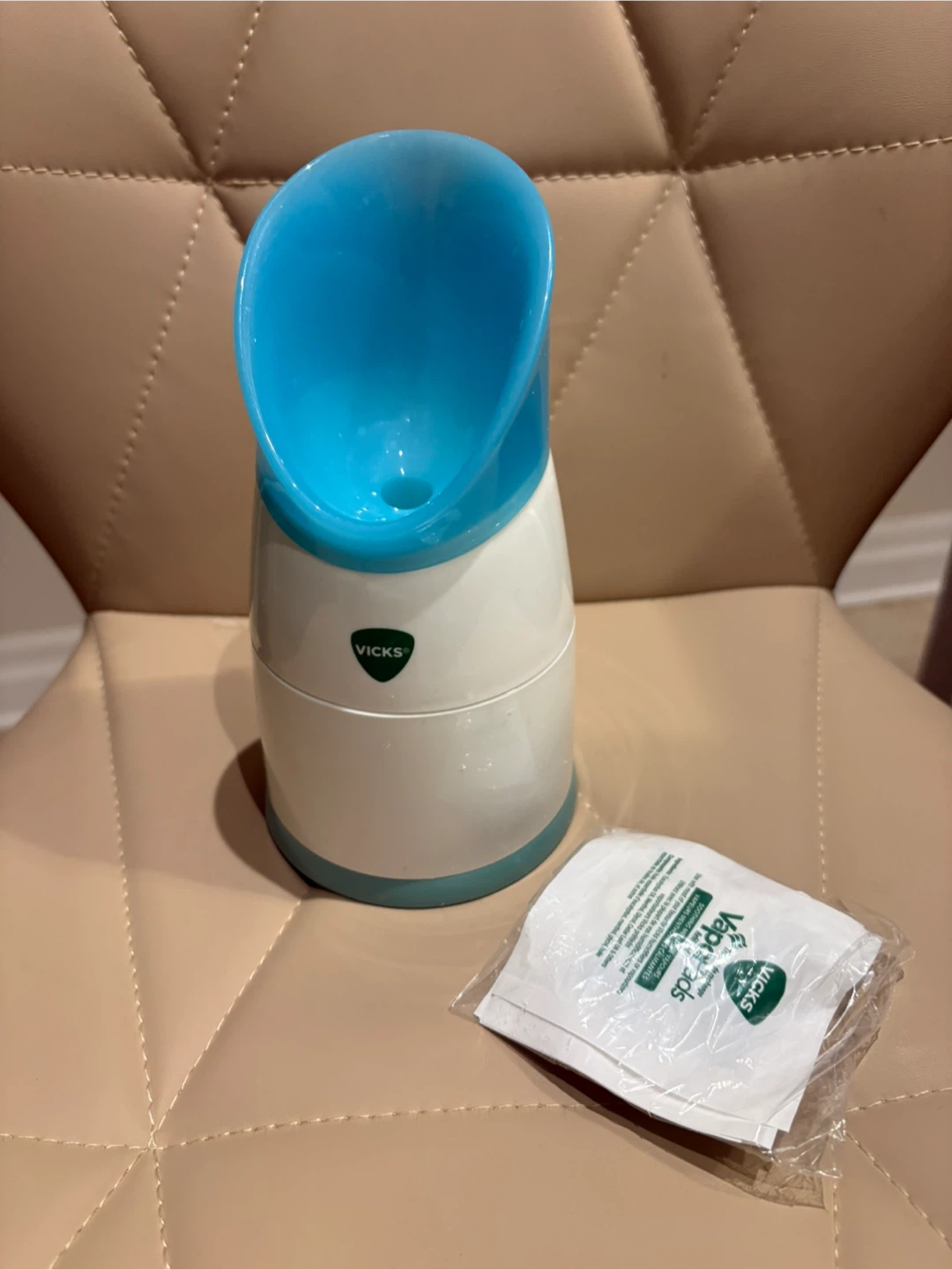 Vicks Steam Inhaler with Soothing Menthol Vapours