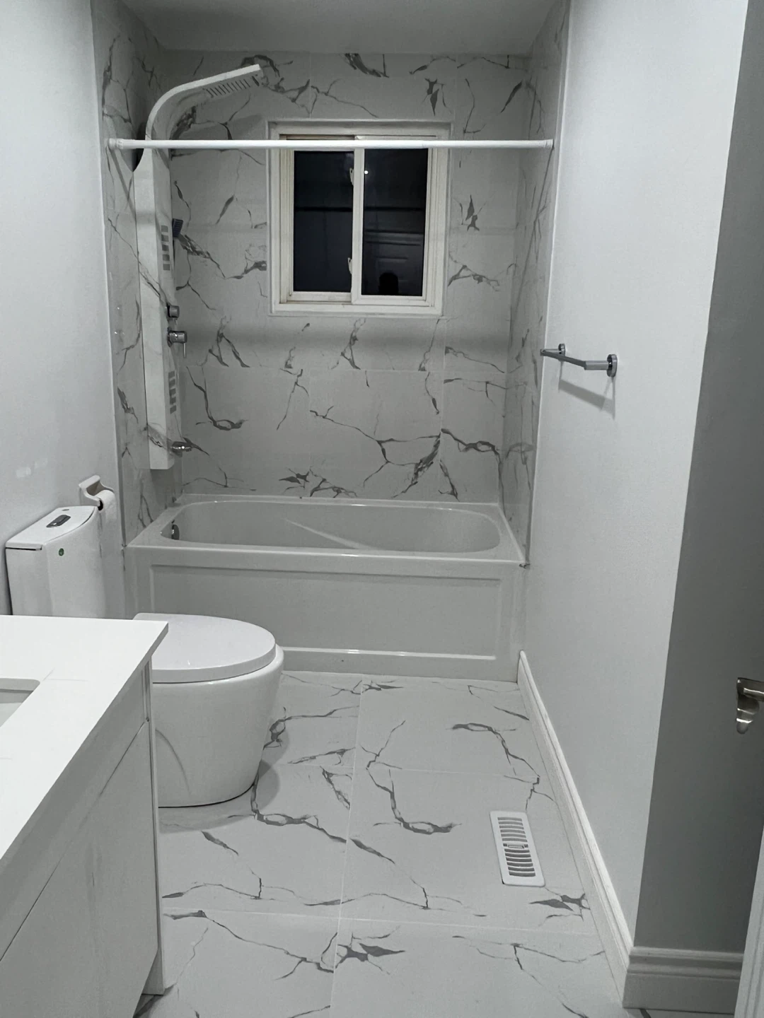 Modern Bathroom Fixtures - photo 5
