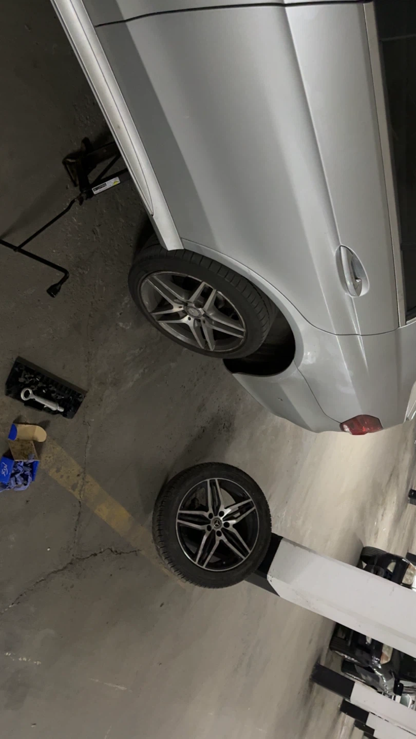 Set of Rims and Tires 245/40/18 - photo 4
