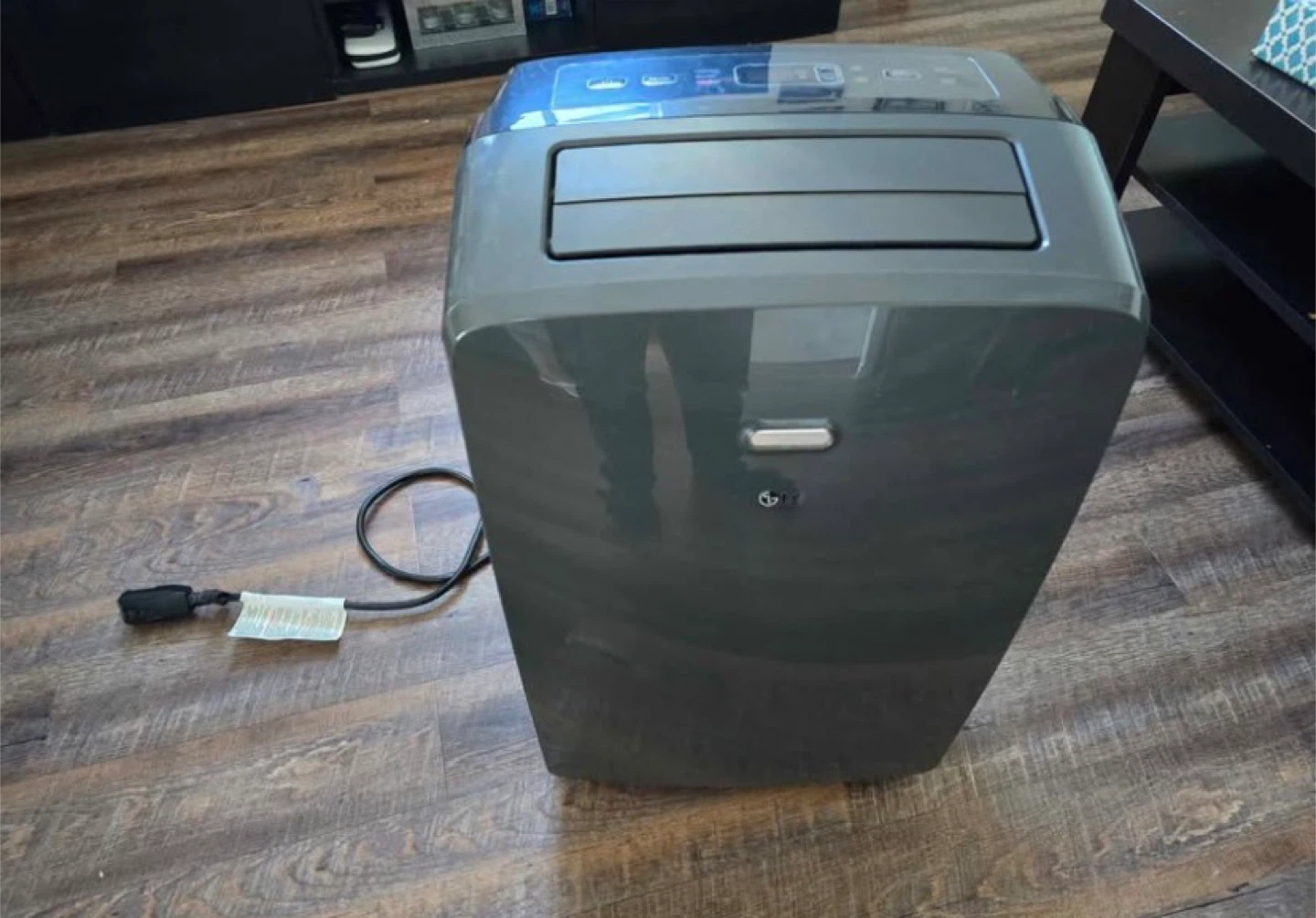 LG Portable Air Conditioner - photo 5