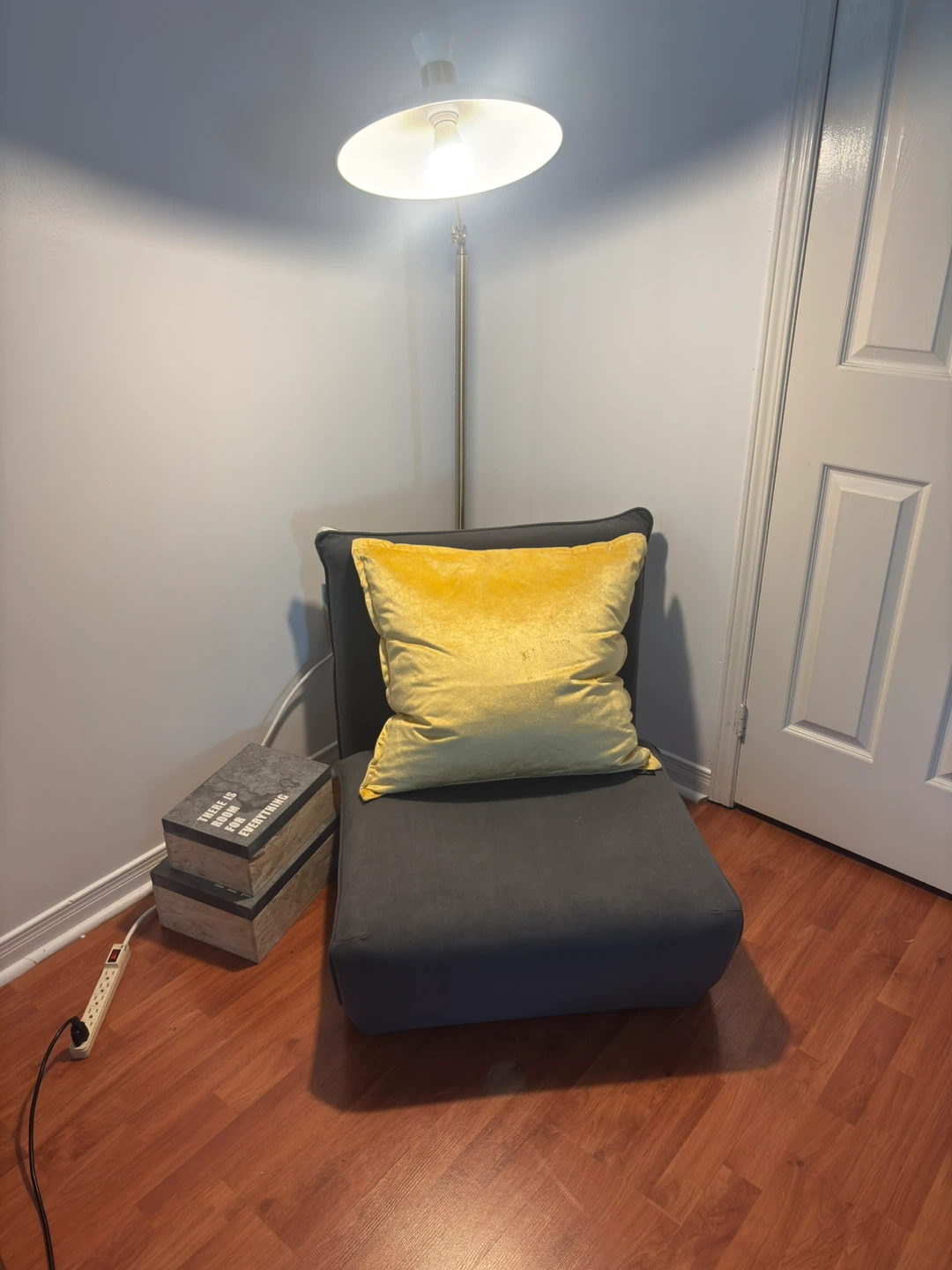 LAGO Grey Chaise Lounge Chair
