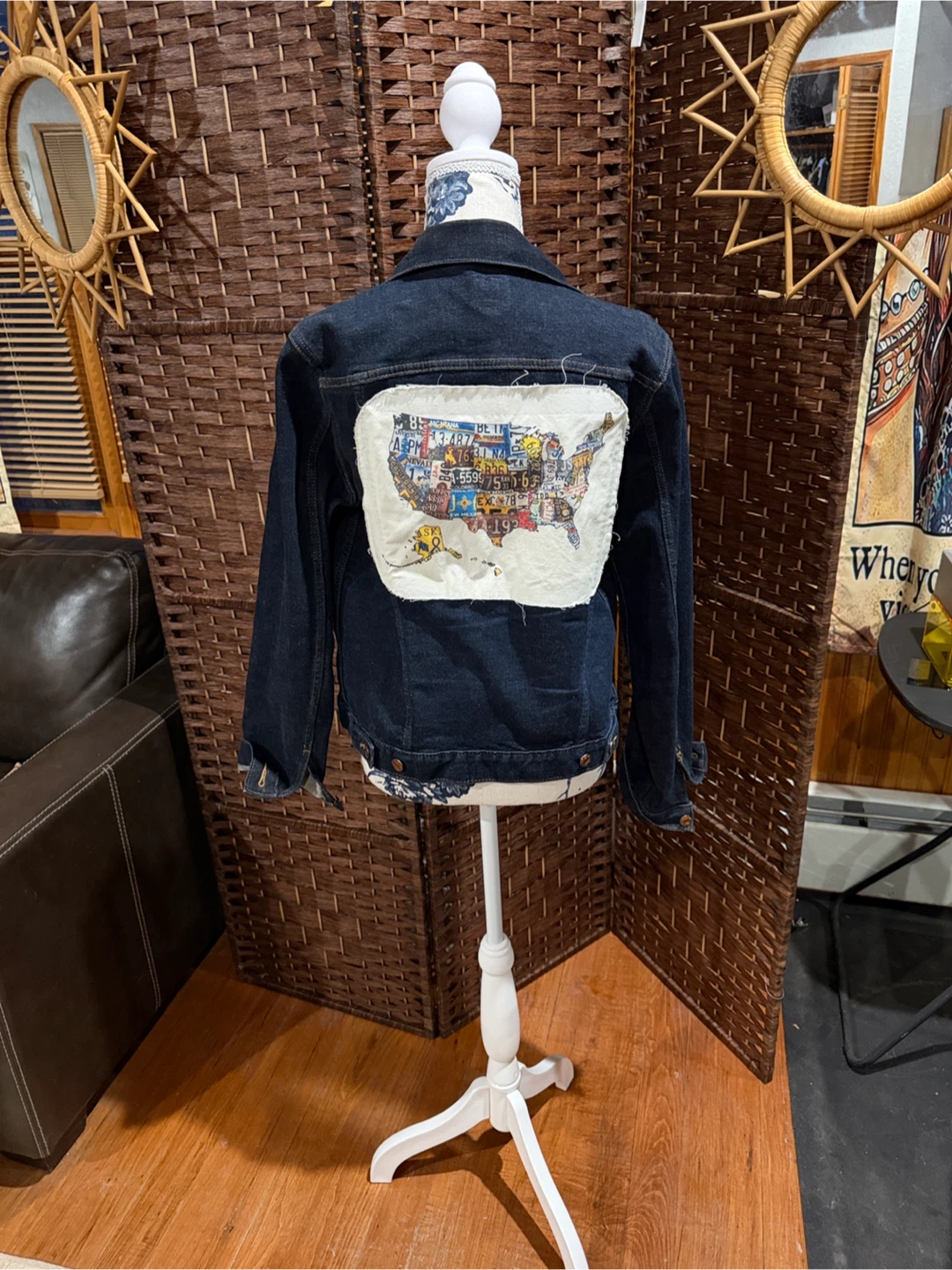 GAP Denim Jacket with USA Map Patch - Size Medium - photo 3