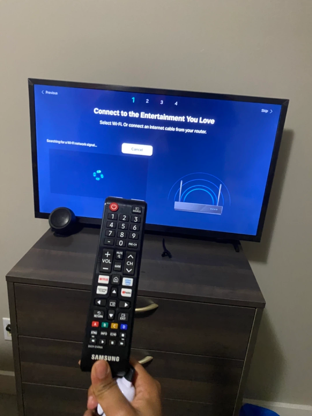 Brand new Samsung smart TV 32 inch - photo 2