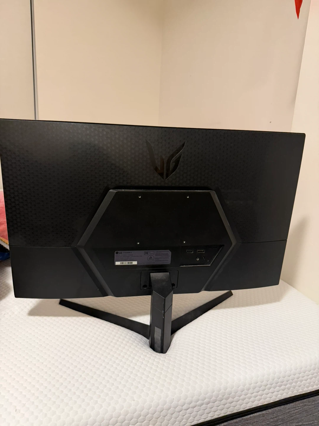 LG Ultra Gear Gaming Monitor - photo 2