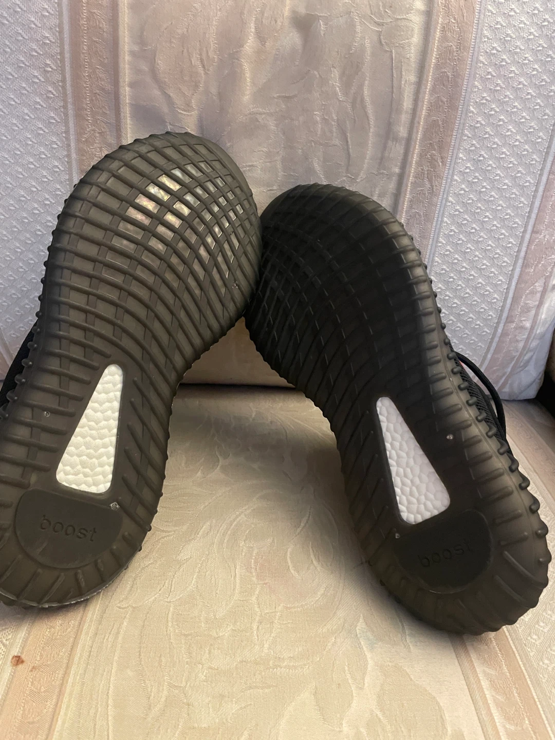 Adidas Yeezy Boost 350 V2 "Bred" - photo 3