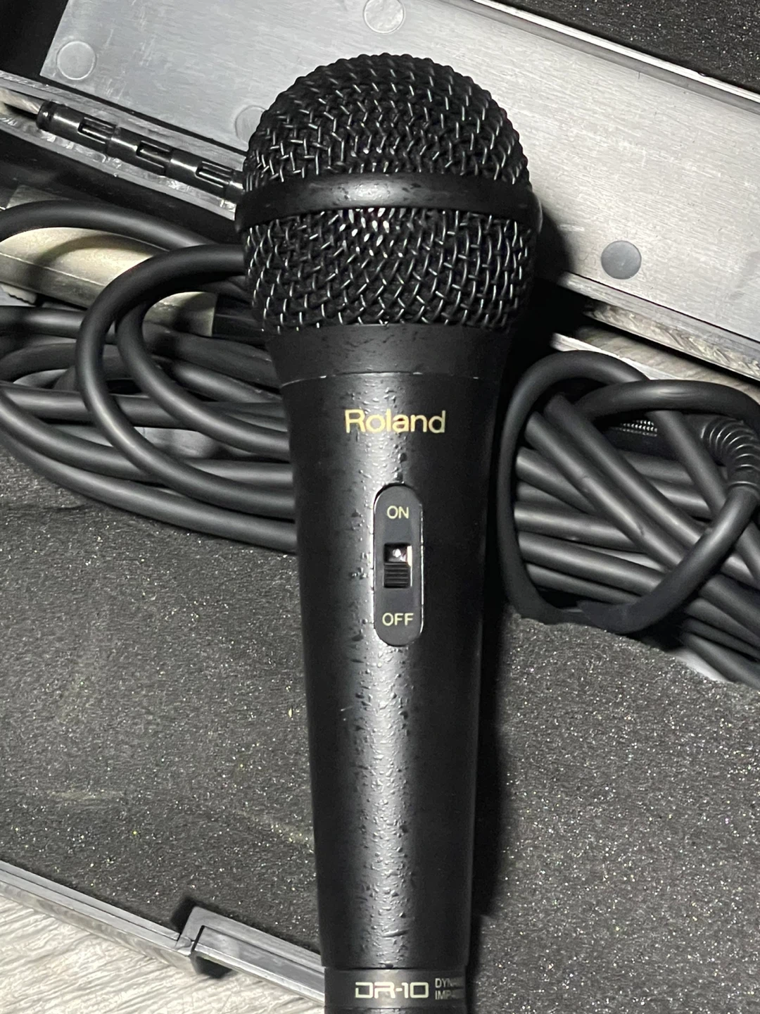 Roland DR-10 Dynamic Microphone Hyper Cardioid with Case
