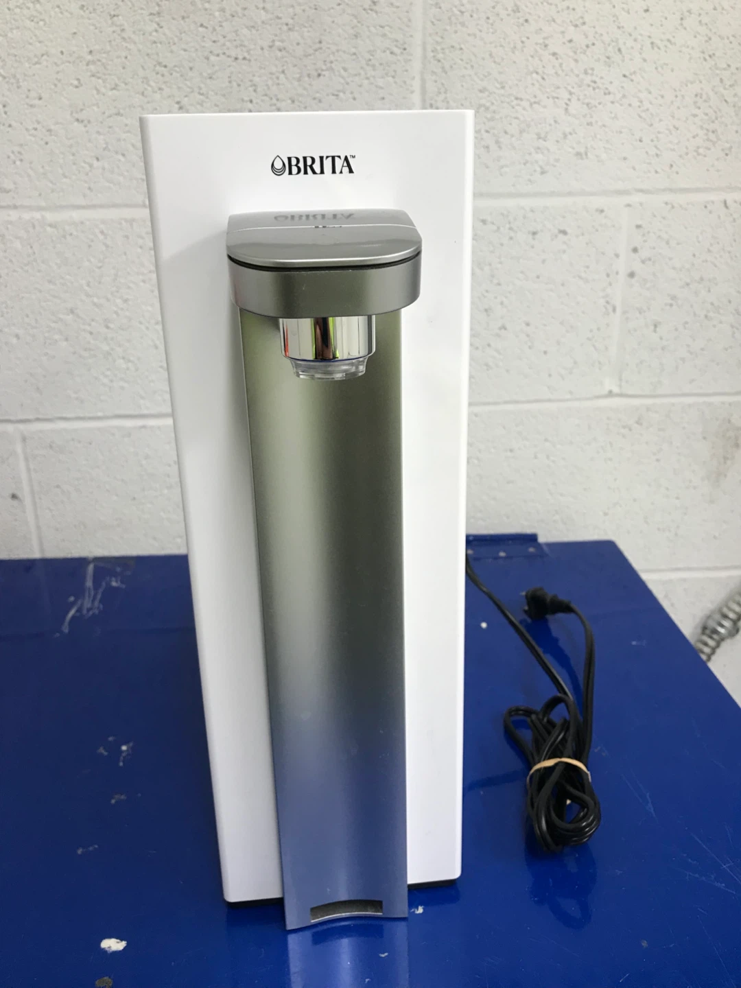 Brita Hub Compact – Instant Electric Water Filter (Space-Saving)