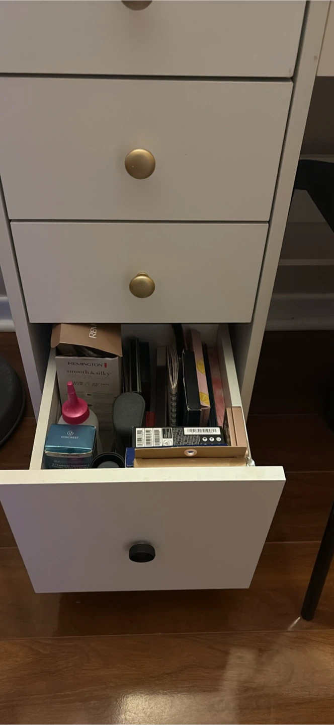 White Vanity Desk - photo 4