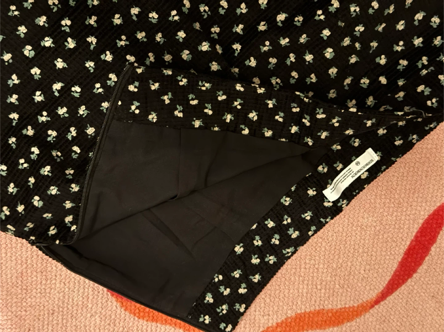 Black floral print mini skirt - photo 3