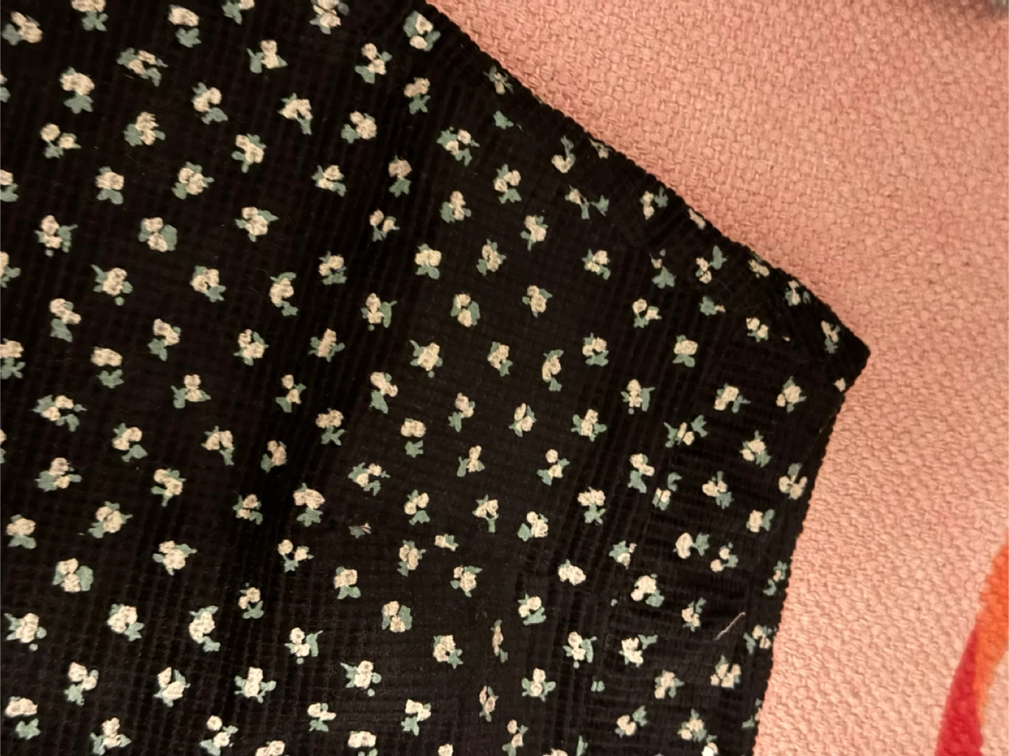Black floral print mini skirt - photo 2