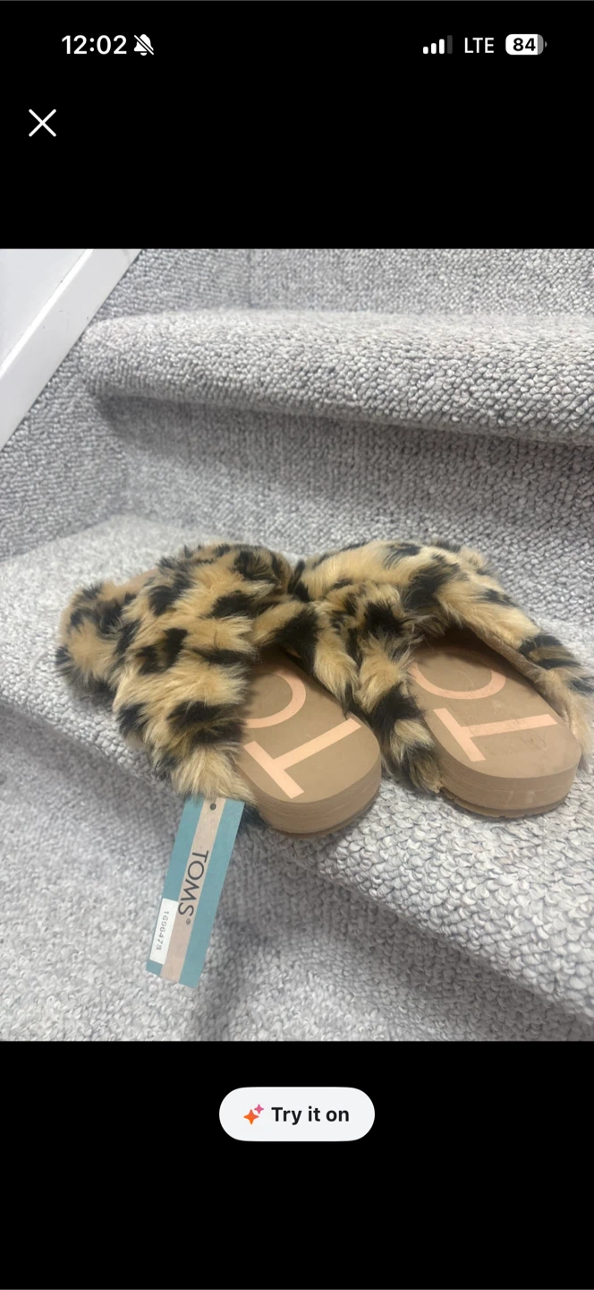 TOMS Leopard Faux Fur Slides size 9