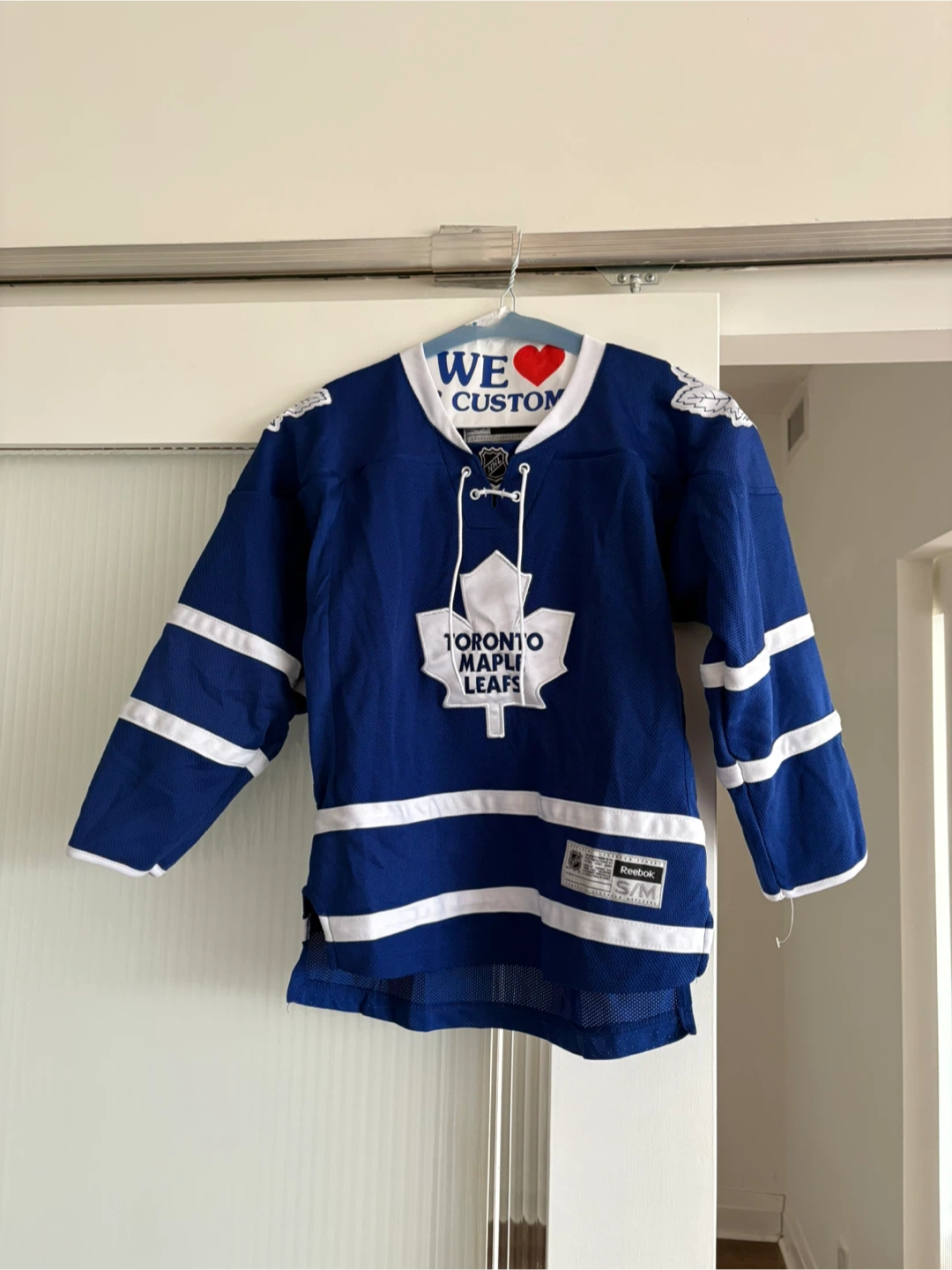 Toronto Maple Leafs Reebok Youth NHL Jersey - S/M - photo 2