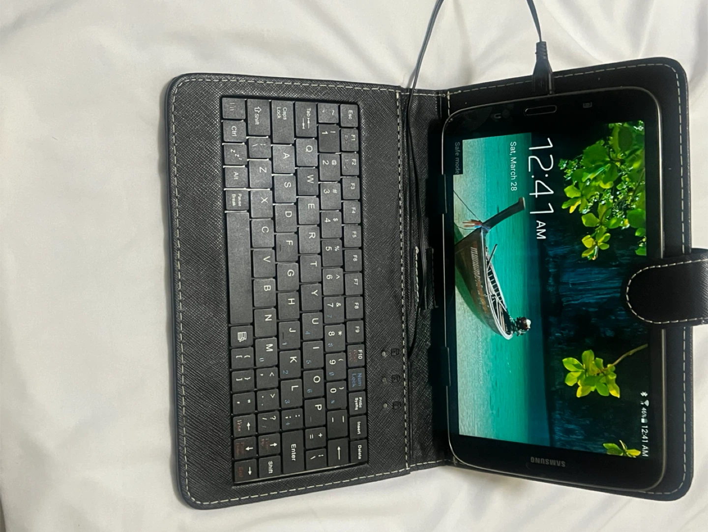 Samsung Tablet with Keyboard Case - photo 5