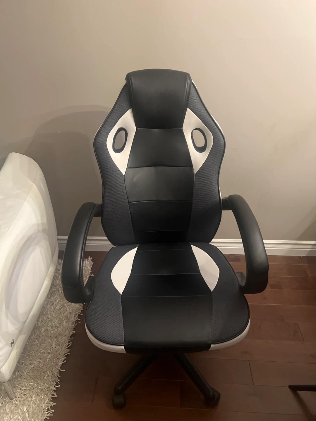 Black and White Racing Style Gaming Chair