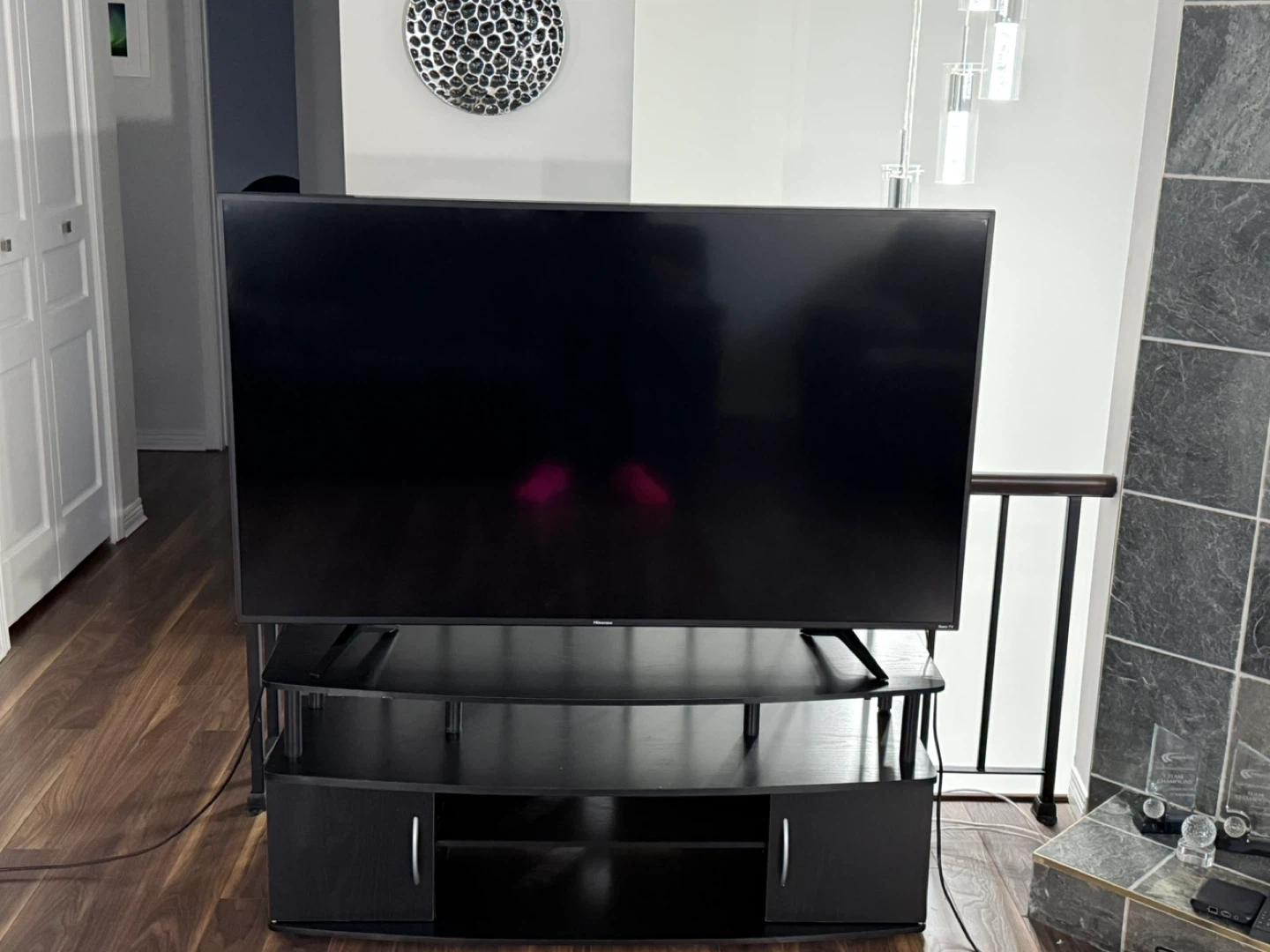 58 inch Hisense Roku TV stand included