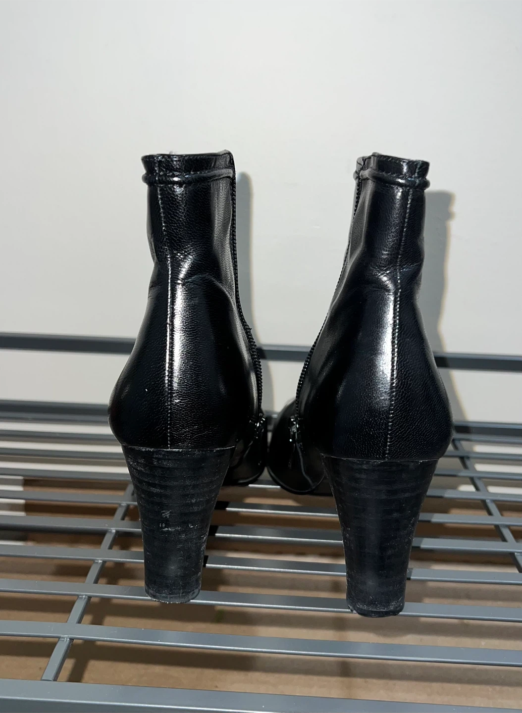 Lea their ankle booties size 7 - photo 3