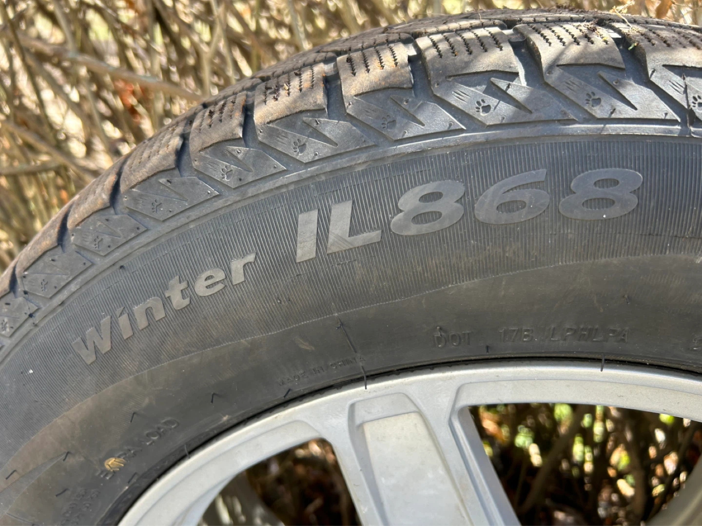 Set of 4 Winter Tires and Rims - 235/60R18 - photo 3