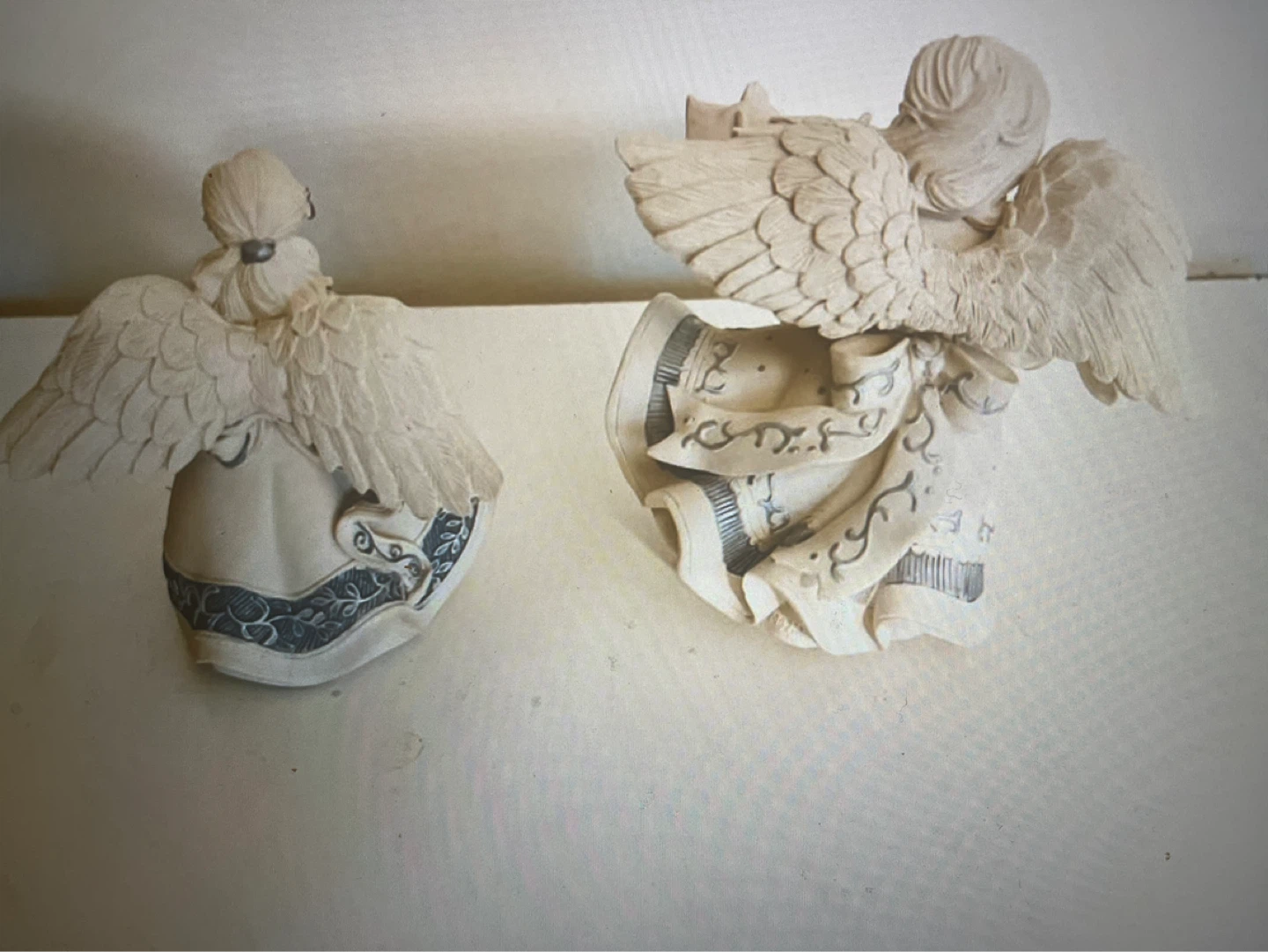 Sarah’s Angel 2002 figurines with heart and scroll - photo 5