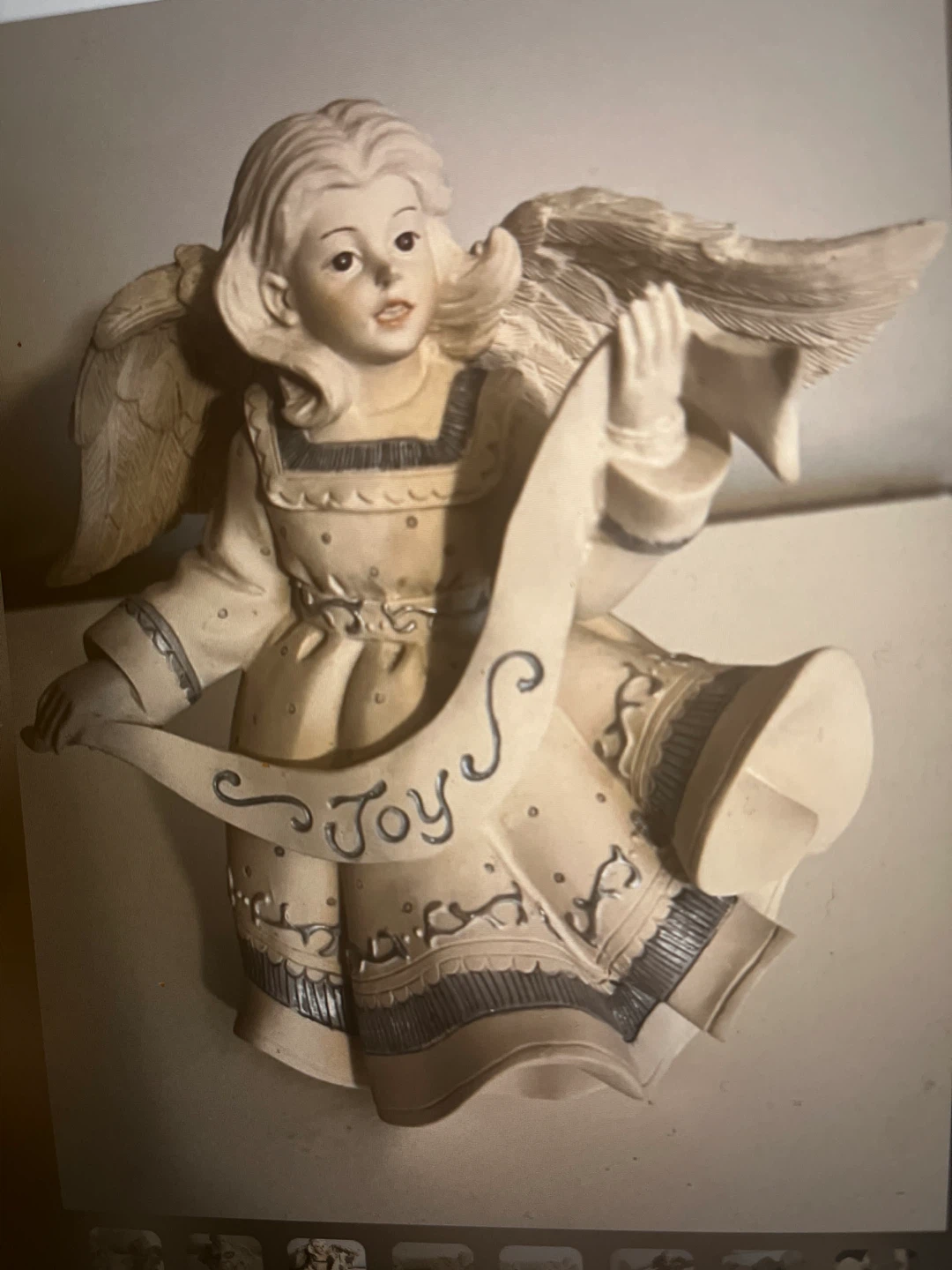 Sarah’s Angel 2002 figurines with heart and scroll - photo 3