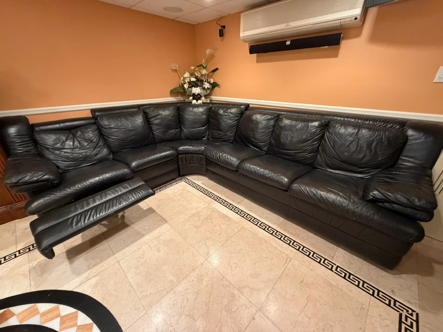 Black Leather Sectional Sofa - photo 2
