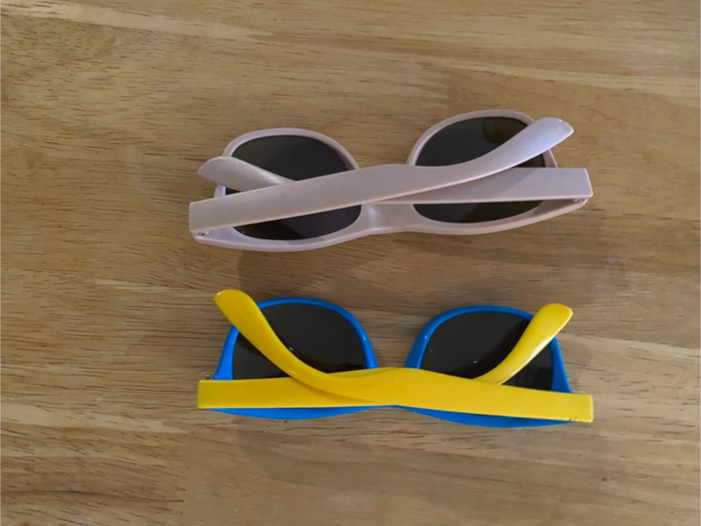 2 pairs of kids sunglasses - photo 2