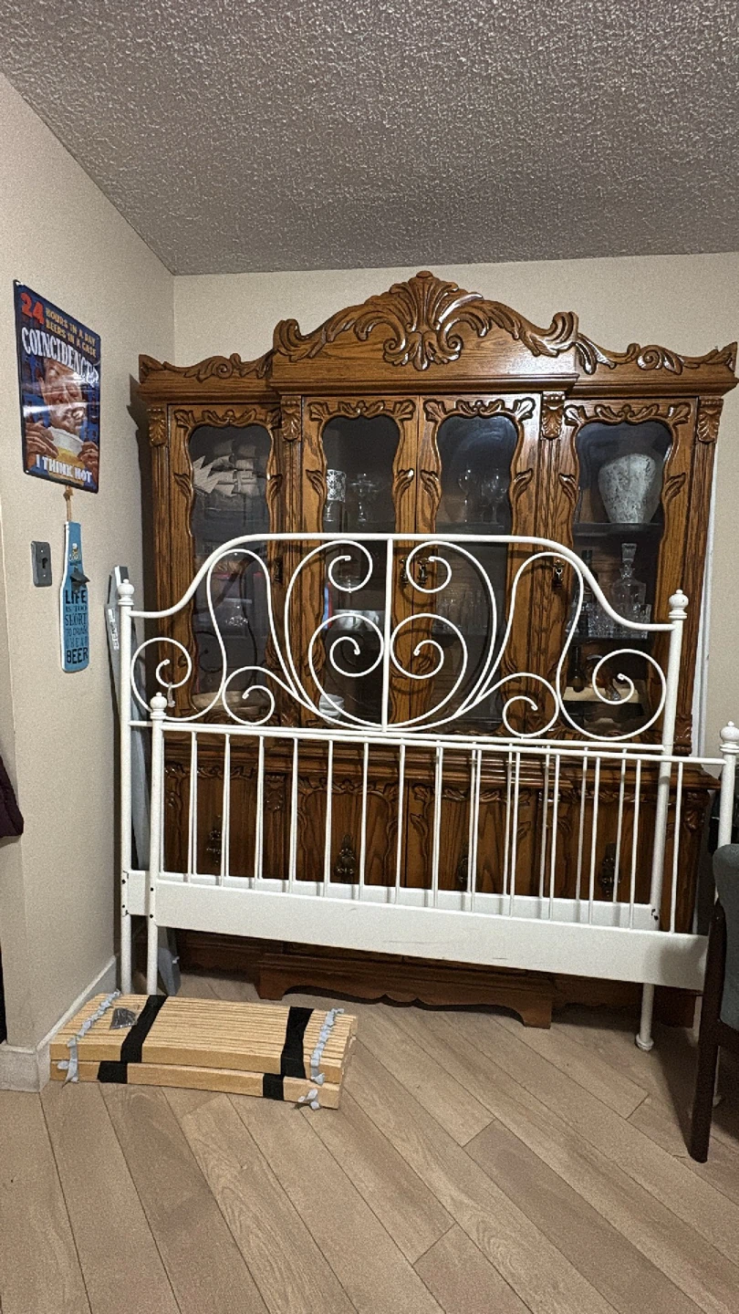 Queen size White Metal Bed Frame with Slats - photo 2