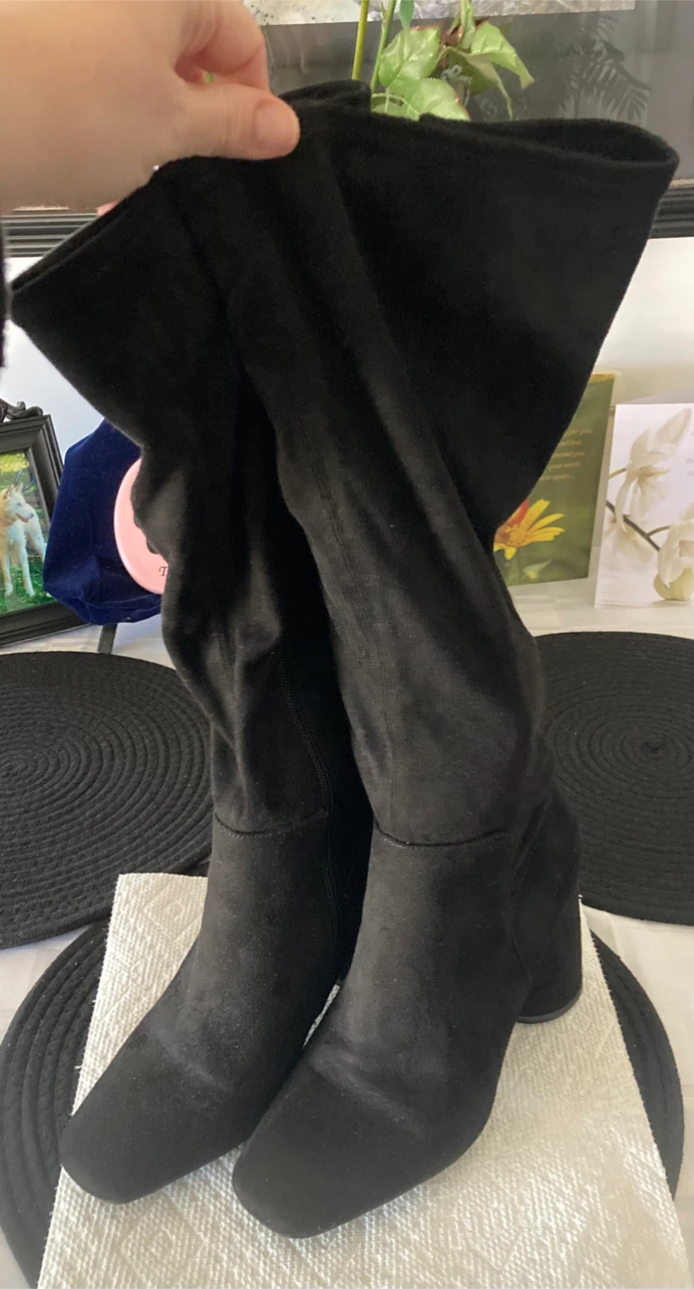 Women’s size 9 suede dress boots