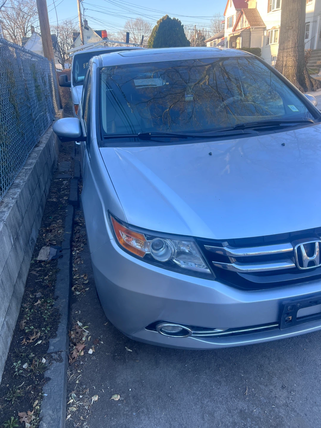 Honda Odyssey Minivan - photo 2