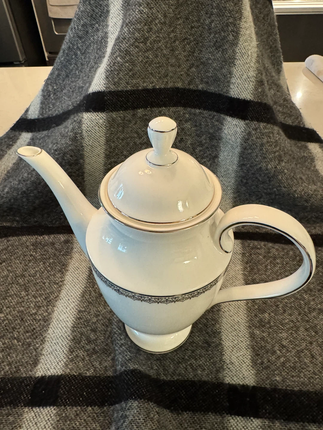 Lenox Bone China Lace Couture Tea/Coffee Pot and Sugar Bowl Set - photo 2