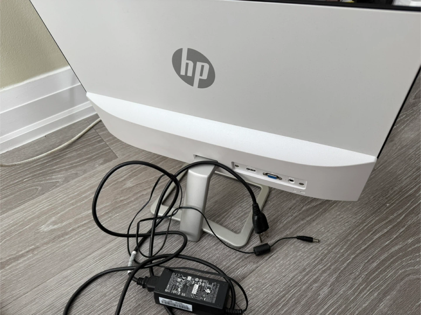 HP - 22er 21.5" IPS LED FHD Monitor (HDMI, VGA) - White/Silver - photo 3