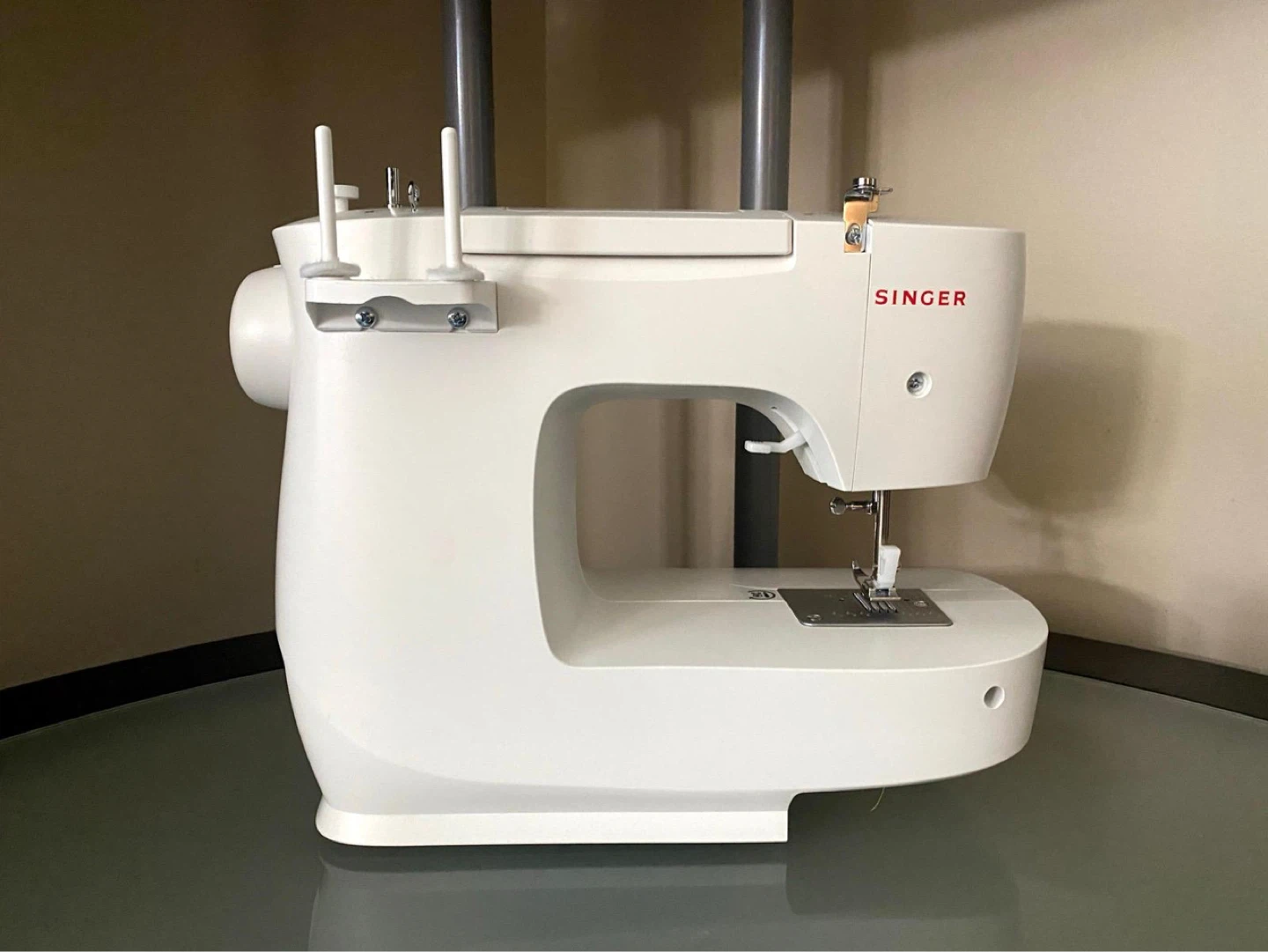 Singer Sewing Machine with Accessories - photo 2