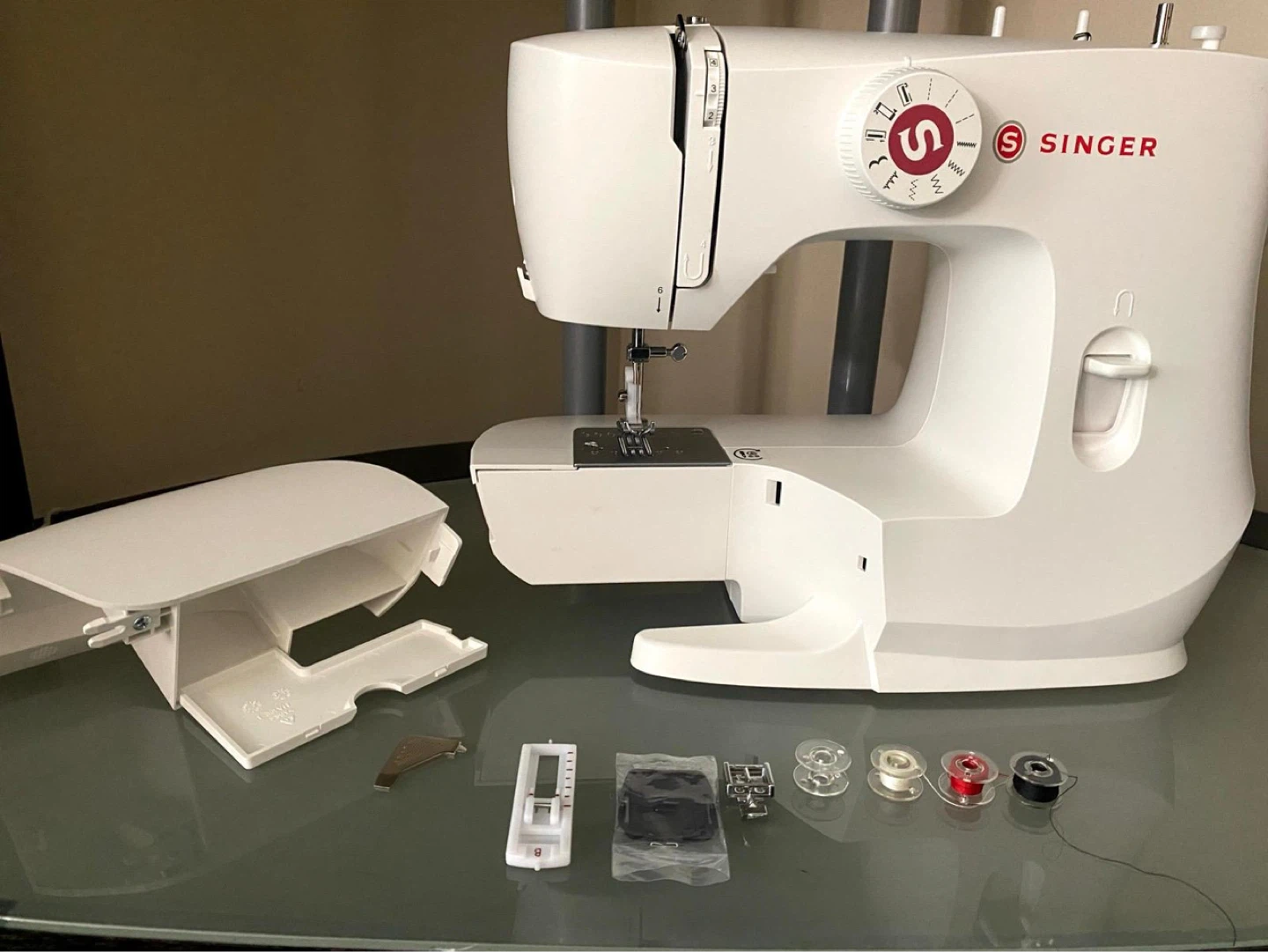 Singer Sewing Machine with Accessories