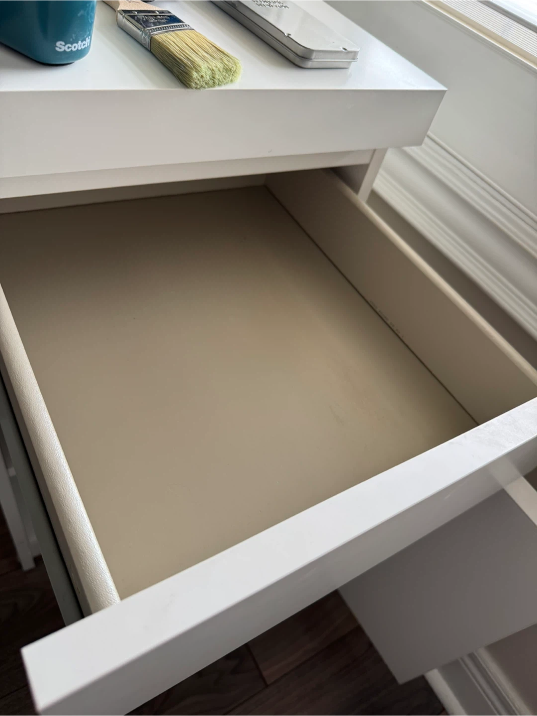 FREE- IKEA Malm Desk, white - photo 4