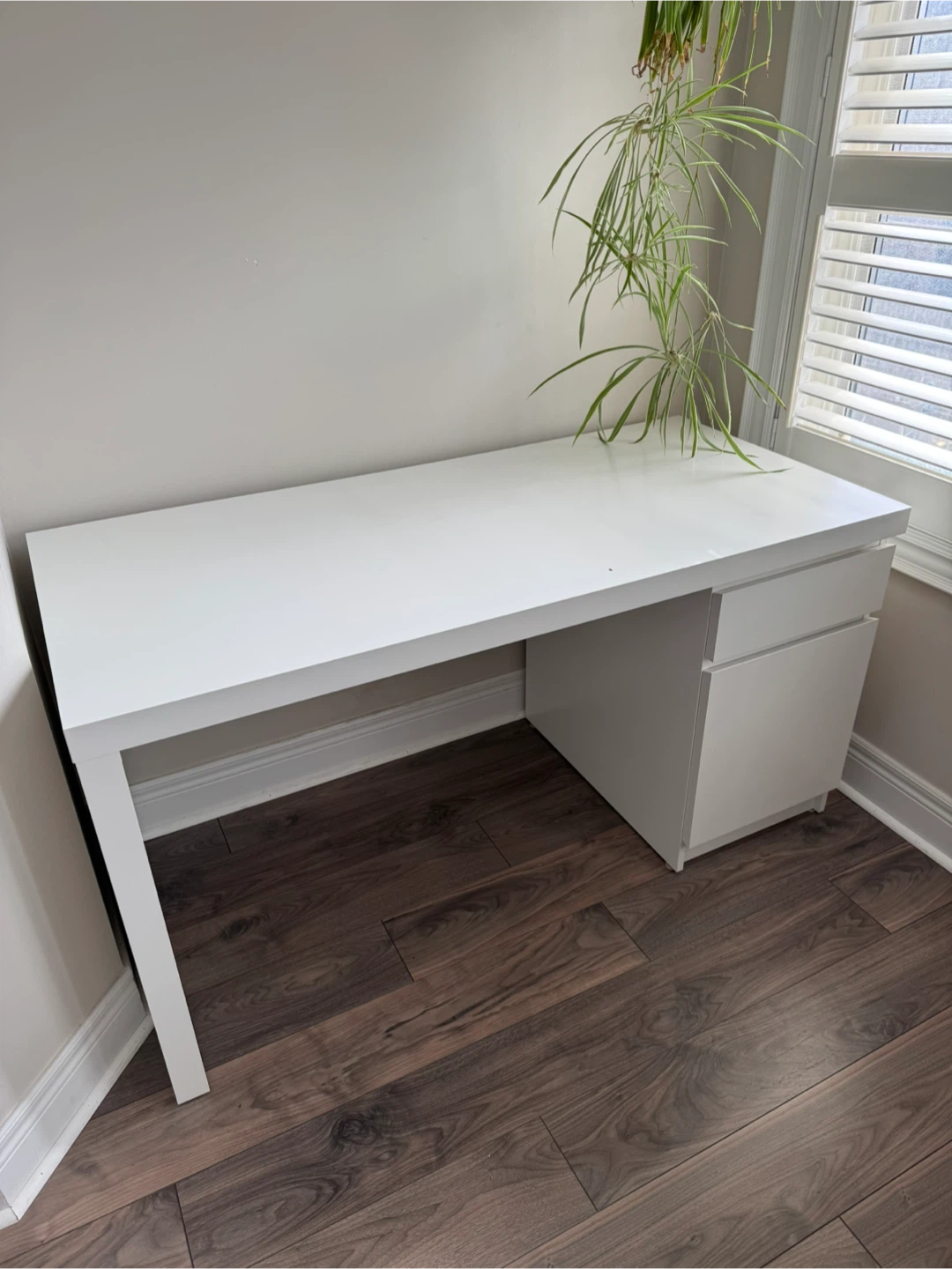 FREE- IKEA Malm Desk, white - photo 3
