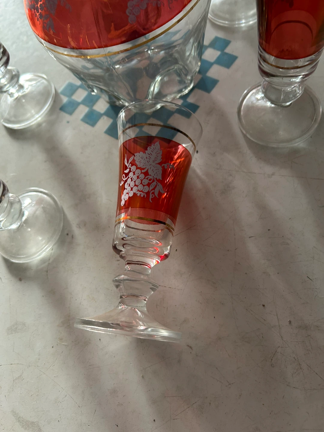 Glass Decanter and Shot Glasses Set with Red Grape Design - photo 2