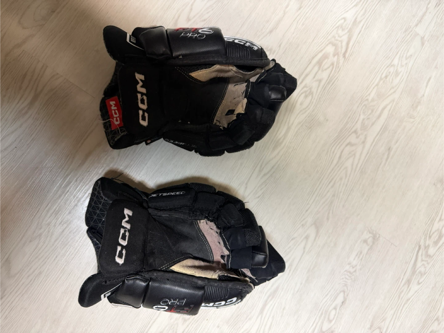 CCM jet speed FT6 Pro 13” cut resistant palms hockey gloves - photo 2