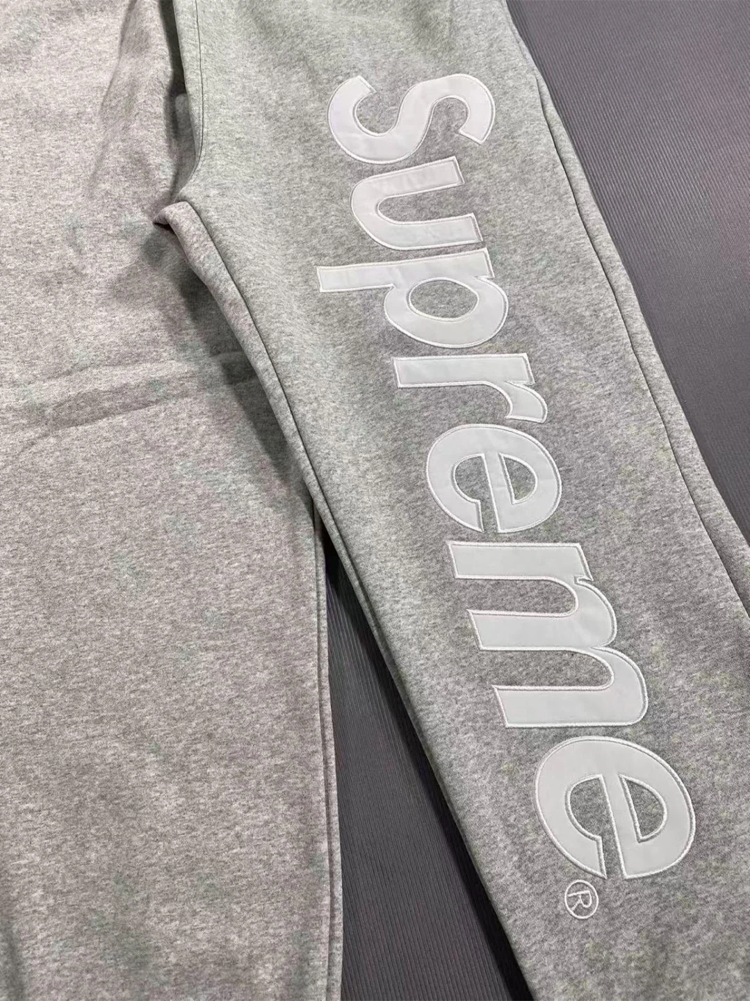 Supreme Logo Sweatpants - Grey - photo 4