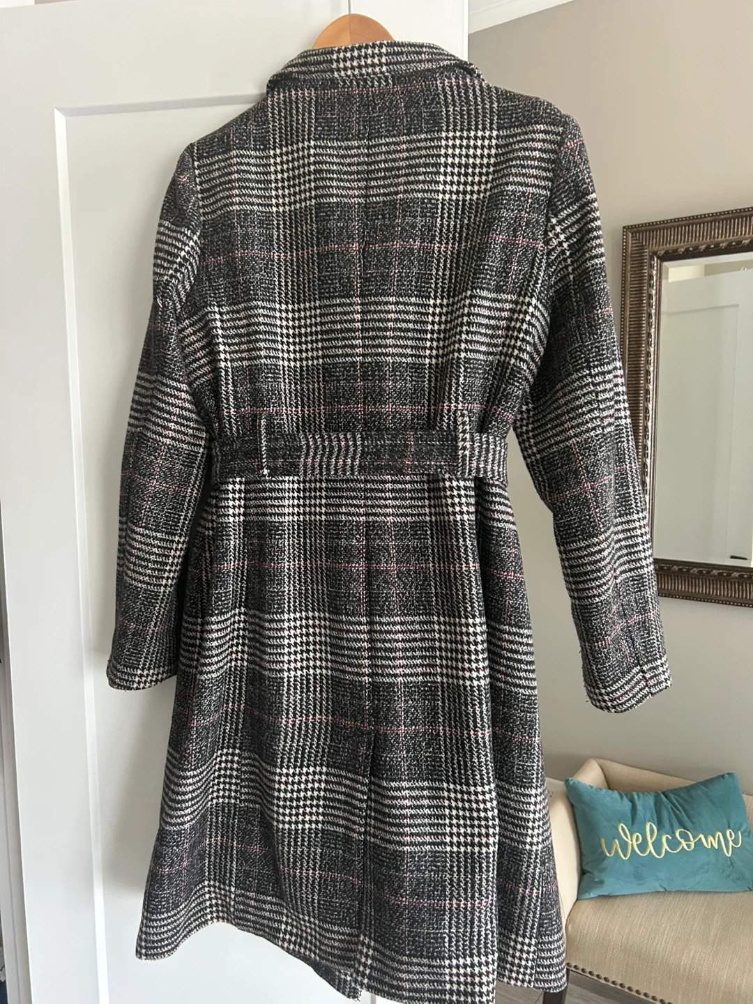DEX The Suit Shop Plaid Belted Coat - Size L - photo 2