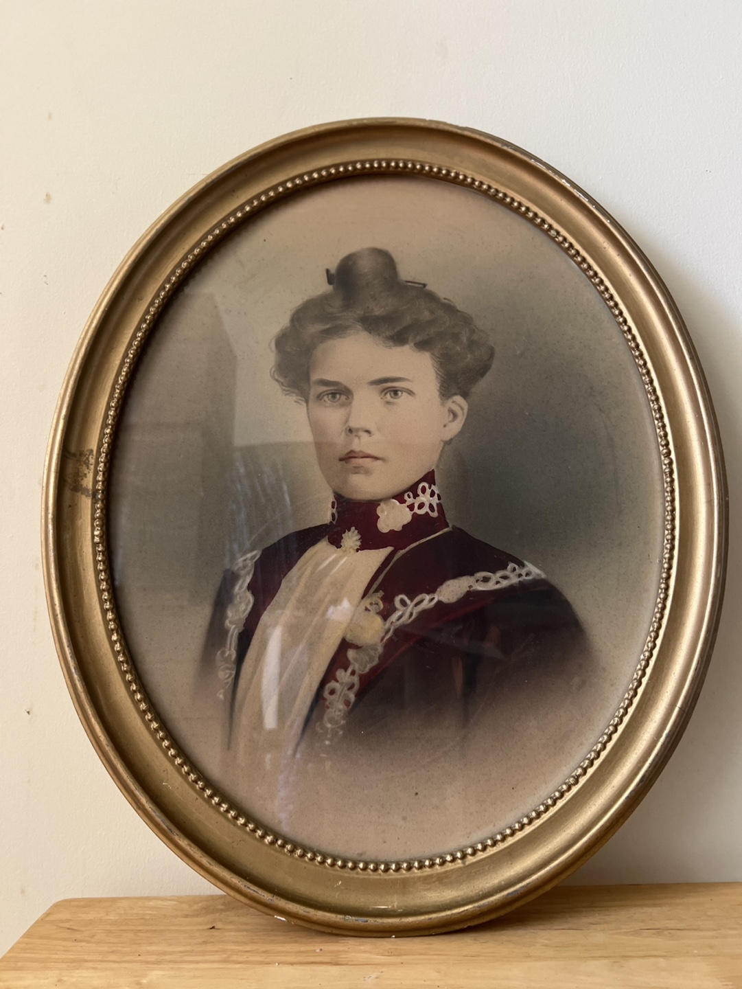 Vintage Oval Portrait Picture Frame - 22.5” x 18.5”