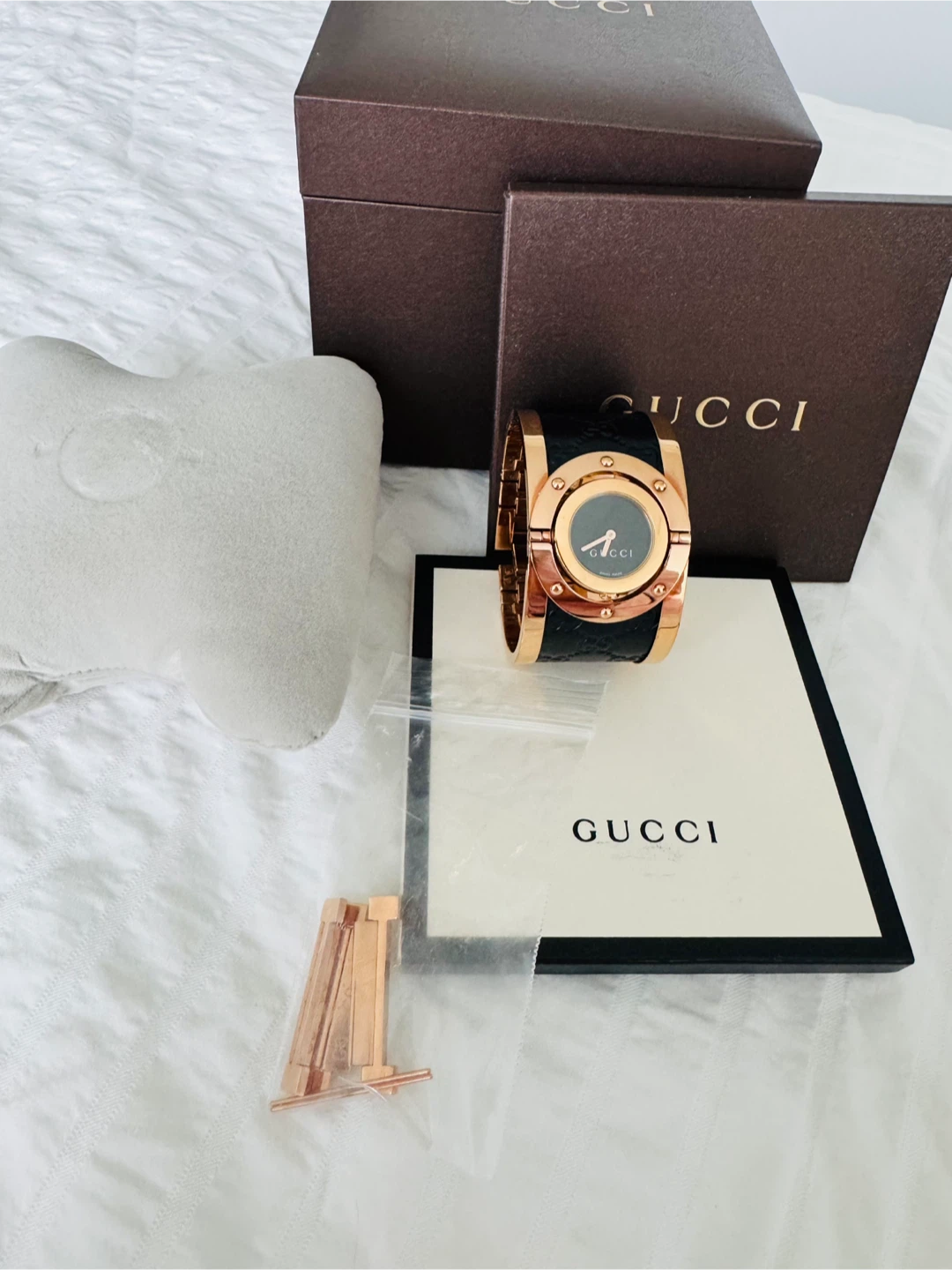 Gucci Rose Gold and Black Cuff Watch - Authentic - photo 4