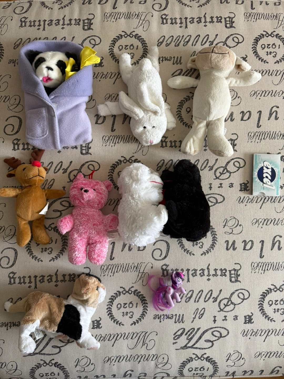 🥕 Small Toys and Plushie Lot - photo 2