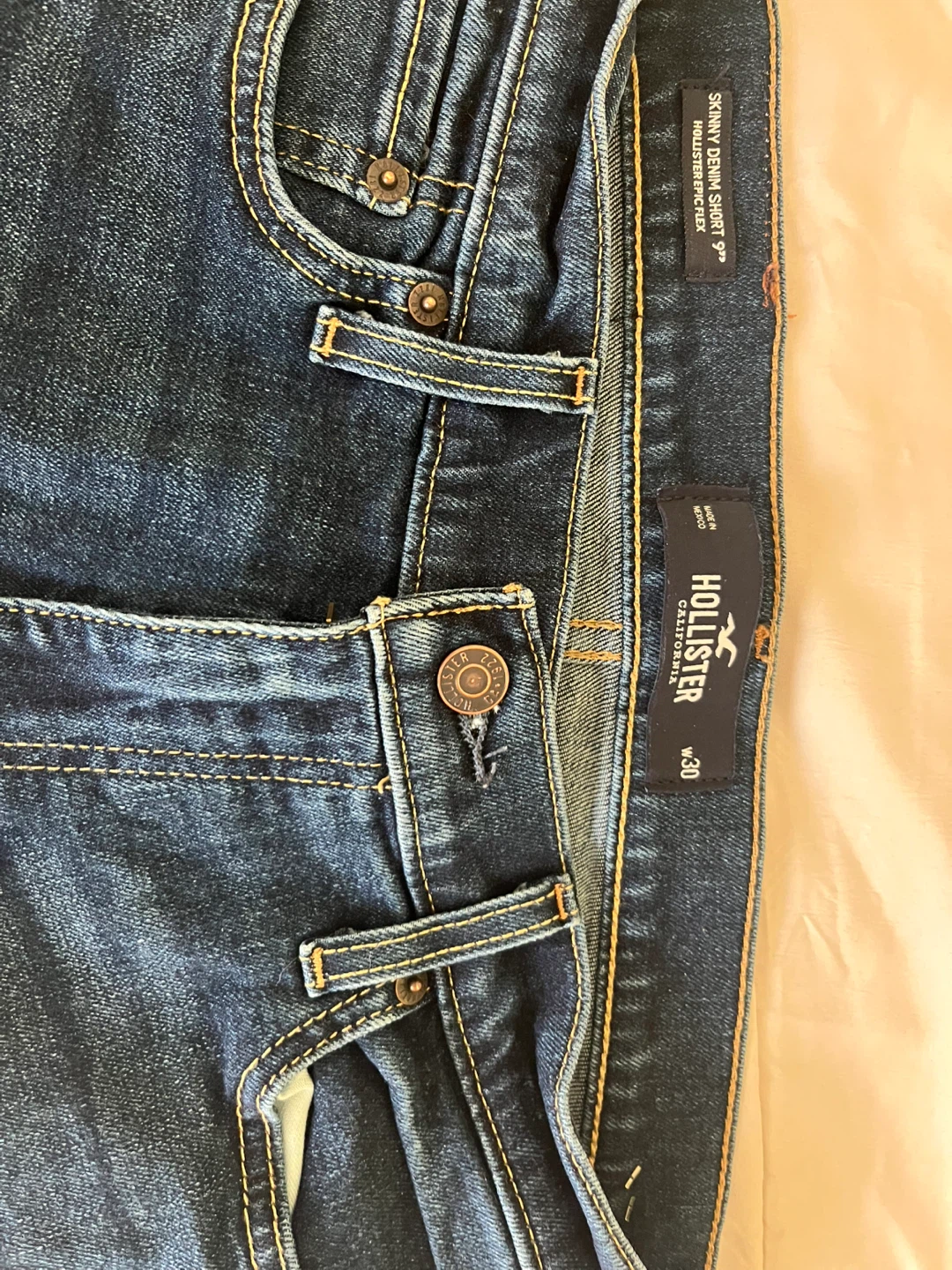 Hollister "Skinny Denim Short" Jeans - Size 30