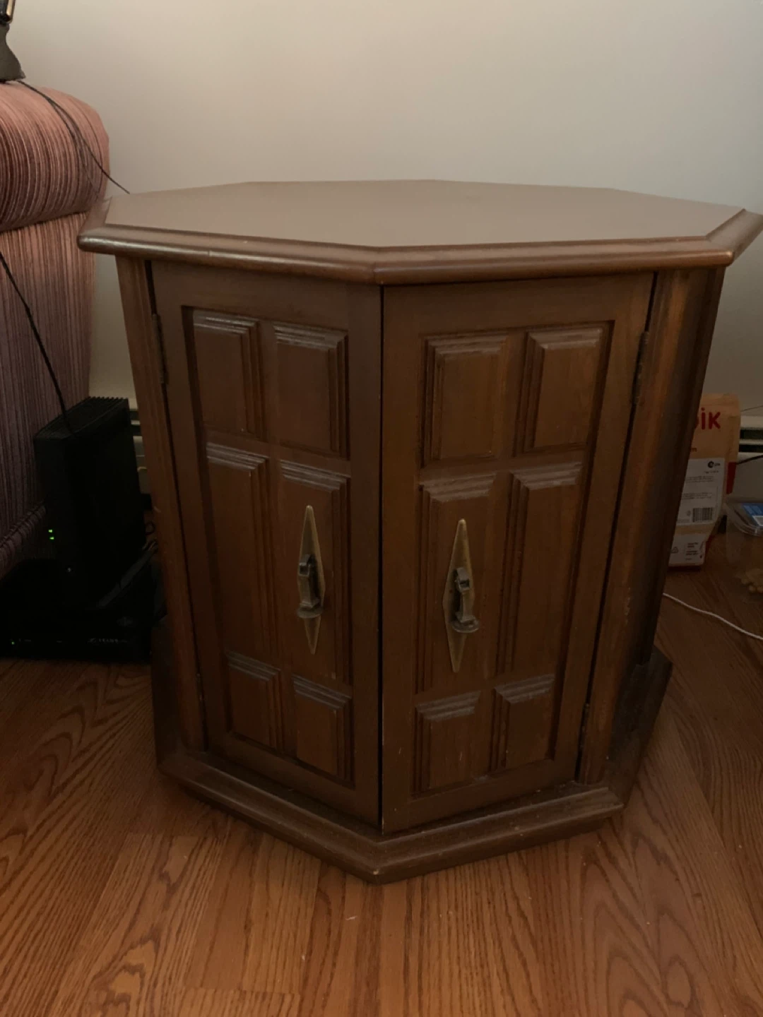 Wooden cabinet with glass door and shelves for viewing - photo 2