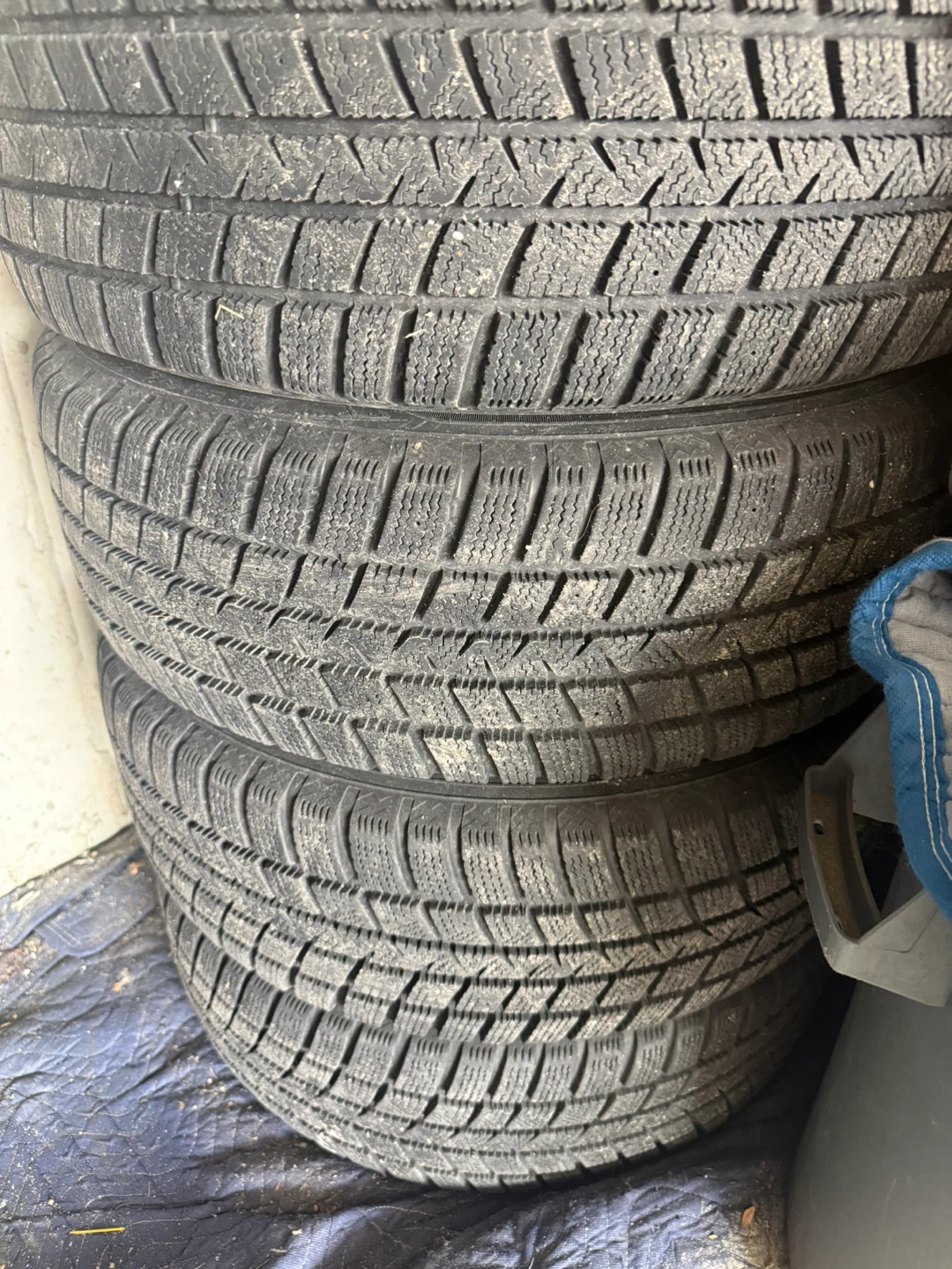 Goodyear Winter Tires and rims - photo 2