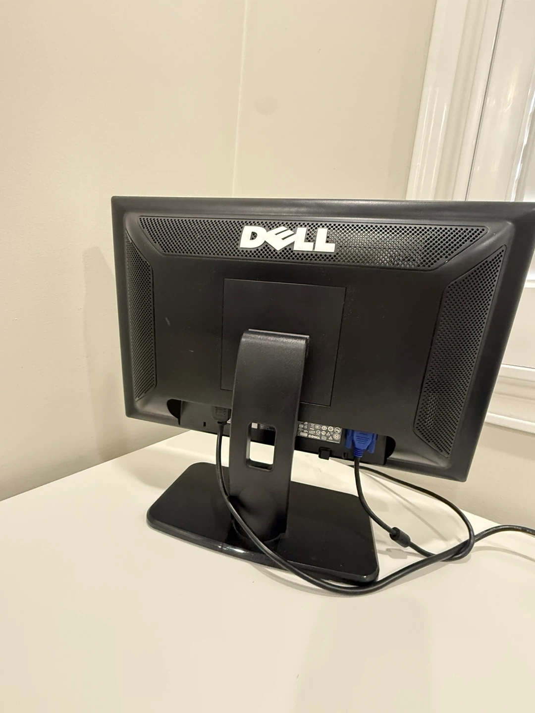 Dell Flat Screen Monitor - photo 3