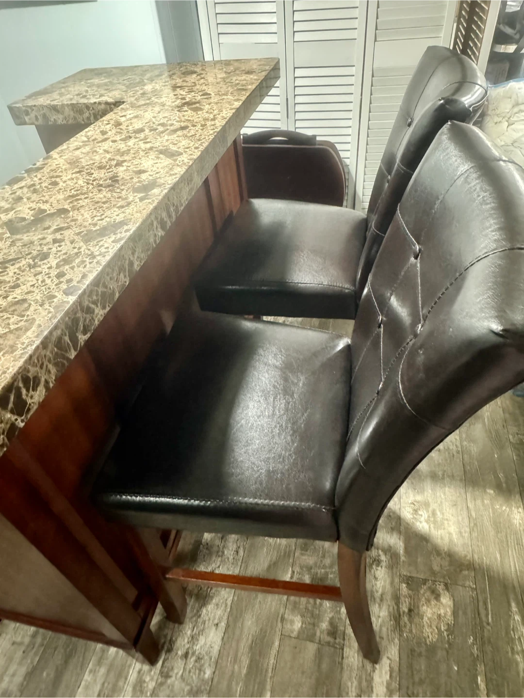 Home Bar with 2 Stools - photo 2